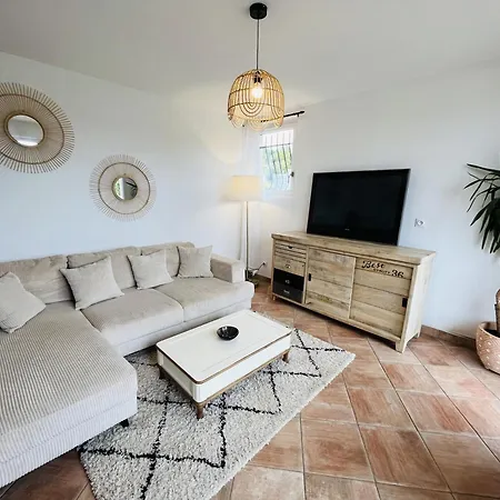 Vila Les Cigales - Paisible Avec Piscine *