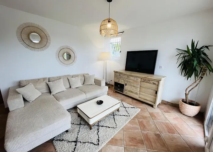 Villa Les Cigales - Paisible Avec Piscine *